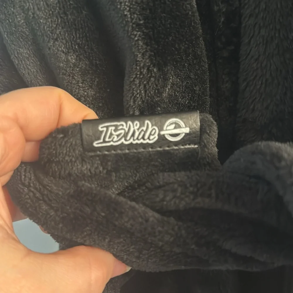 Yankees Plush Robe - Picture 3 of 8